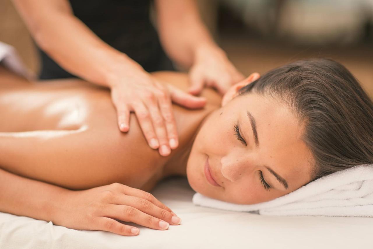 โรงแรมฮาร์ด ร็อค โคอา กาลังกูติ ภายนอก รูปภาพ Massage