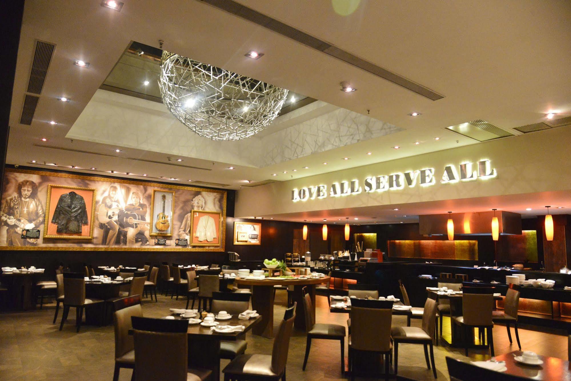 โรงแรมฮาร์ด ร็อค โคอา กาลังกูติ ภายนอก รูปภาพ Interior of the restaurant