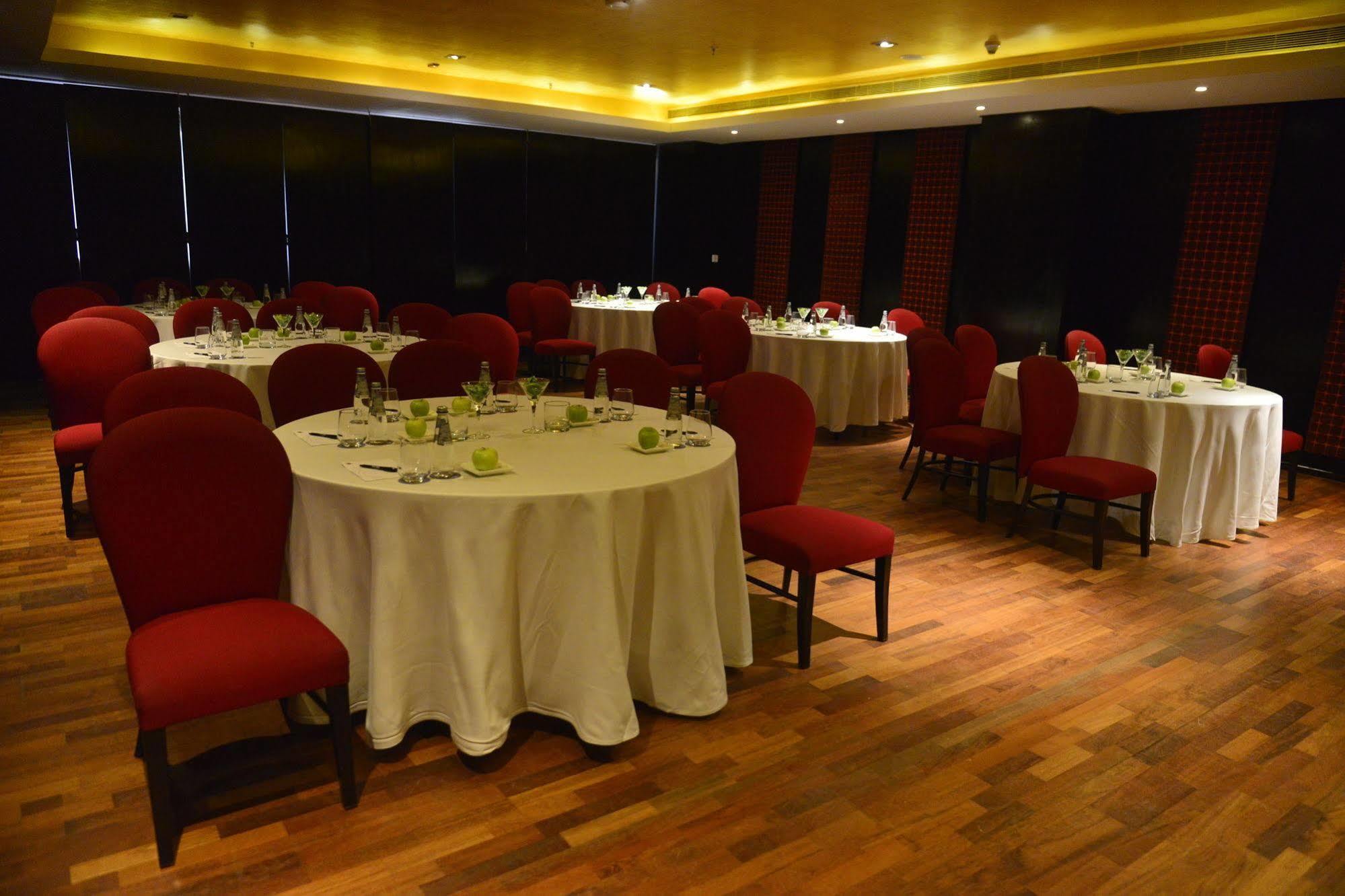 โรงแรมฮาร์ด ร็อค โคอา กาลังกูติ ภายนอก รูปภาพ The interior of the restaurant